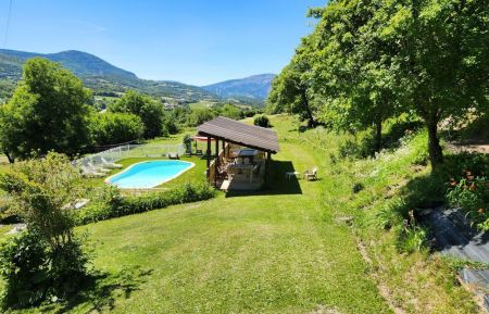 G&icirc;te de groupe n&deg;G275119 Saint-Vincent-les-Forts - Alpes-de-Haute-Provence - La piscine pour les h&ocirc;tes