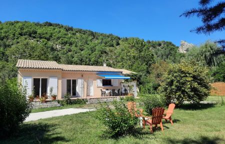 G&icirc;te n&deg;G33209 Castellane - Alpes-de-Haute-Provence - photo