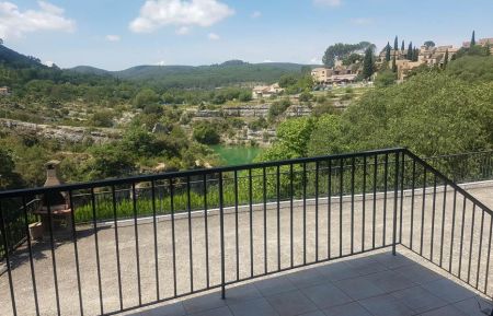 G&icirc;te n&deg;G32204 Esparron-de-Verdon - Alpes-de-Haute-Provence - photo