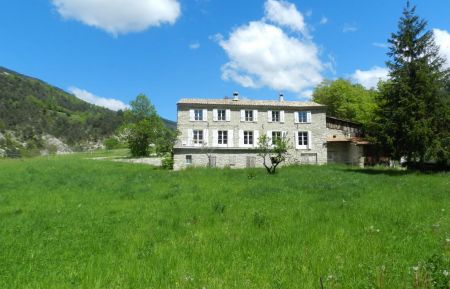 G&icirc;te n&deg;G33165 M&eacute;ailles - Alpes-de-Haute-Provence - photo