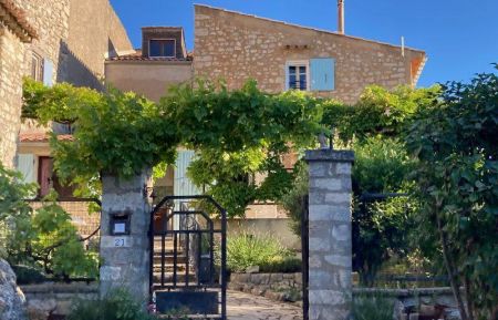 G&icirc;te n&deg;G14437 Reillanne - Alpes-de-Haute-Provence - Bienvenue &agrave; Magnane !