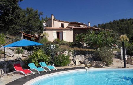 G&icirc;te n&deg;G11374 Aiglun - Alpes-de-Haute-Provence - photo