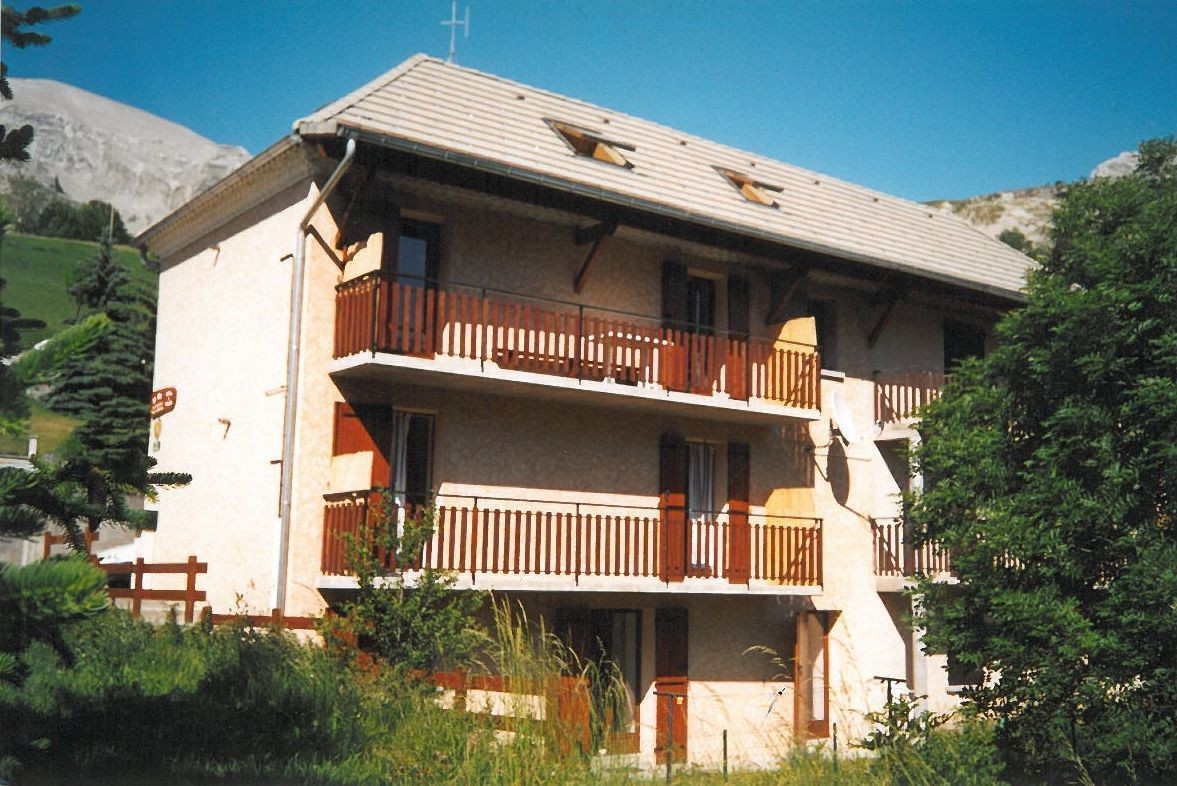 photo 0