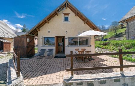 G&icirc;te n&deg;5310 Ancelle - Hautes-Alpes - terrasse du petit g&icirc;te