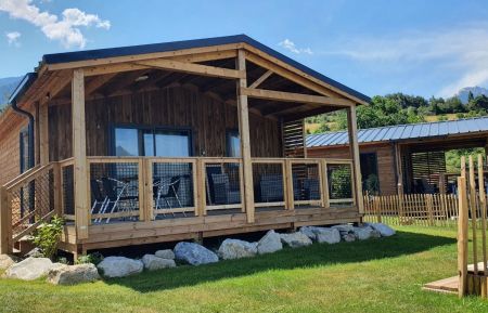 Camping n&deg;6104 Baratier - Hautes-Alpes - Les Chalets de Serre-Pon&ccedil;on