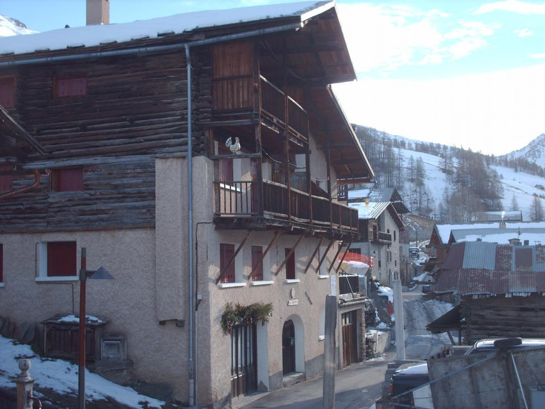photo 0
