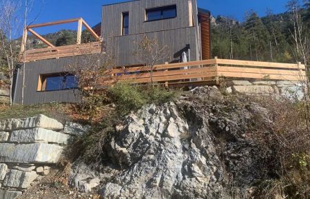 G&icirc;te n&deg;10012 Brian&ccedil;on - Hautes-Alpes - Le g&icirc;te &laquo; Chalet Beaux Pins &raquo; se situe en rez-de-jardin de la maison d'habitation des propri&eacute;taires. 