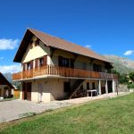 La maison et le grand espace extérieur à disposition La maison et le grand espace extérieur à disposition