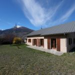 G&icirc;te la maison du verger avec son grand jardin face aux montagnes