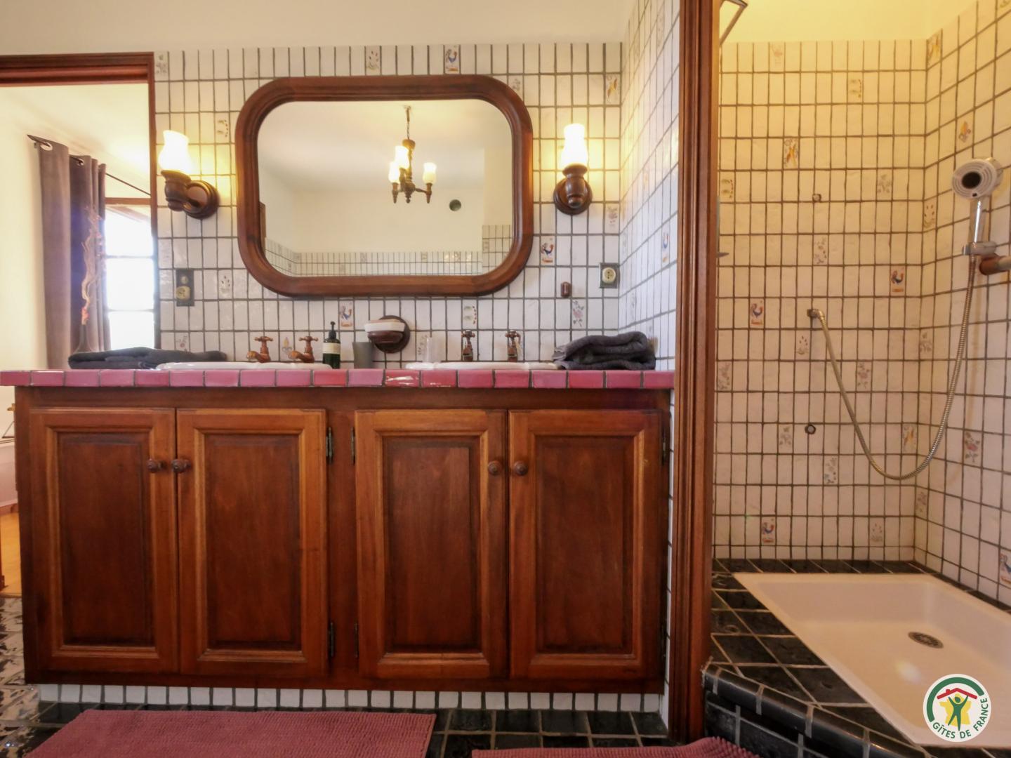 Salle de bain privative suite parentale photo 12