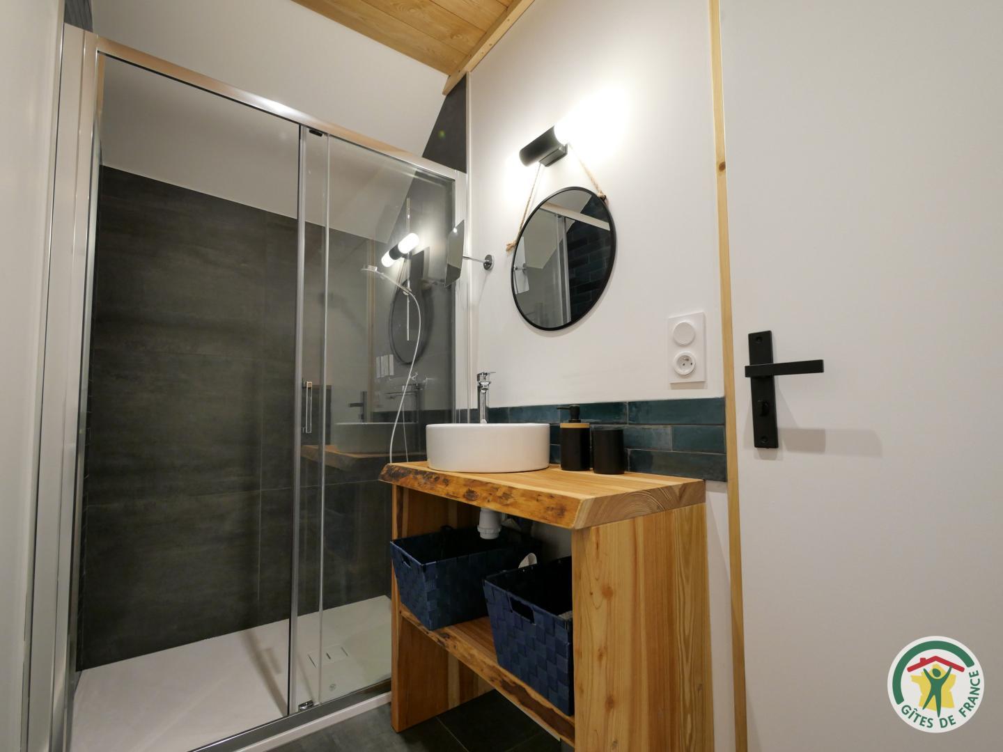 Salle d'eau-wc privative photo 13