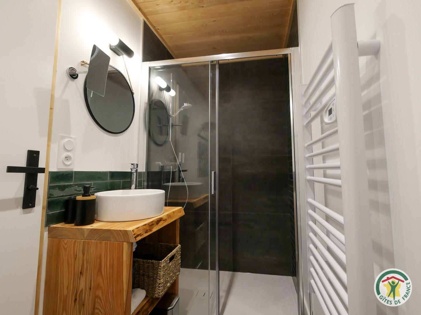 Salle d'eau-wc privative photo 17