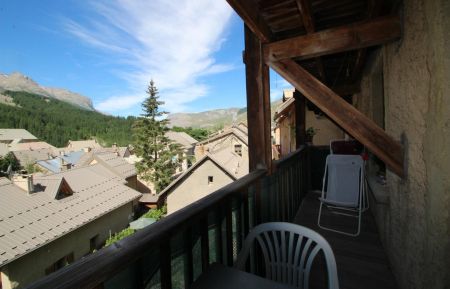 G&icirc;te n&deg;11109 Villar-d'Ar&ecirc;ne - Hautes-Alpes - Balcon surplombant Villar d'Ar&egrave;ne