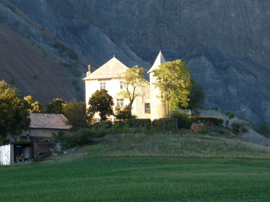 photo 0