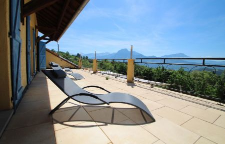 G&icirc;te n&deg;6023 Chorges - Hautes-Alpes - Terrasse au 1er &eacute;tage du g&icirc;te "Le Paradis"