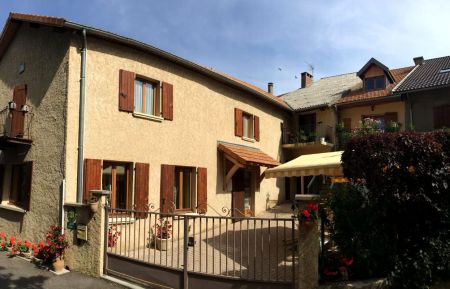 G&icirc;te n&deg;2442 Jarjayes - Hautes-Alpes - GITE RURAL LA MAISON DE VALENTINE 
GAP-JARJAYES