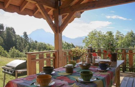 G&icirc;te n&deg;6752 Pruni&egrave;res - Hautes-Alpes - Terrasse du g&icirc;te "Le Dahu" au 1er &eacute;tage avec vue sur le lac de Serre-Pon&ccedil;on