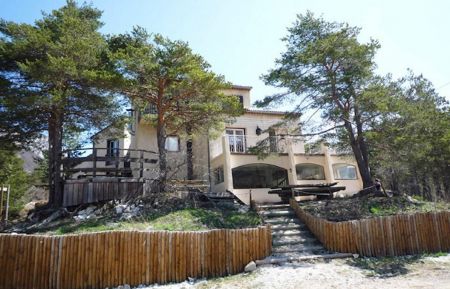 G&icirc;te de groupe n&deg;1896 Saint-Auban - Alpes-Maritimes - photo