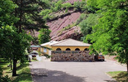 G&icirc;te de groupe n&deg;2897 La Croix-sur-Roudoule - Alpes-Maritimes - G&icirc;te de Groupe de la Mine L&eacute;ouv&eacute; La Croix sur Roudoule - G&icirc;tes de France Apes-Maritimes