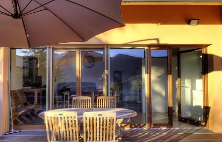 G&icirc;te n&deg;2170 Auvare - Alpes-Maritimes - G&icirc;te les Romarins- AUVARE - Terrasse avec mobilier - G&icirc;tes de France Alpes-Maritimes