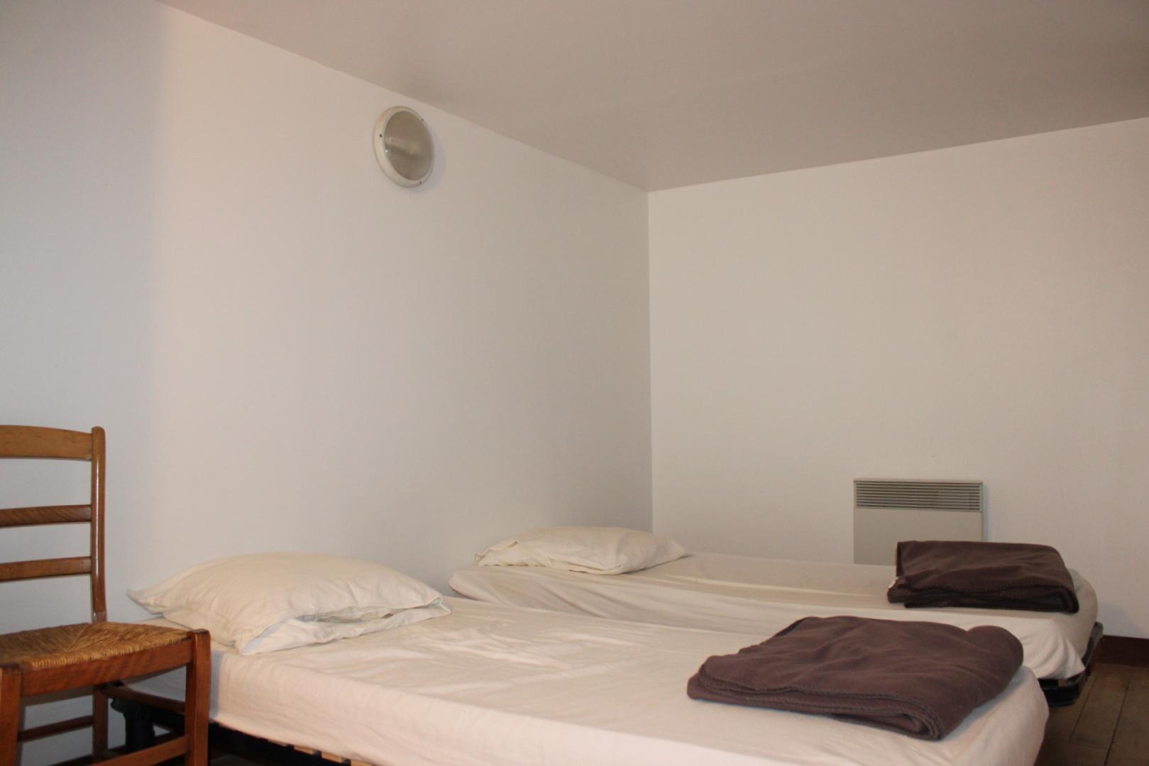 Grange des Tilleuls - Dortoir 2 personnes - Gîtes de Groupe d'Etape - Roure - Alpes-Maritimes photo 9