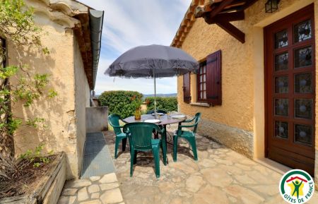 G&icirc;te n&deg;G233596 Pi&eacute;gon - Dr&ocirc;me - Terrasse privative