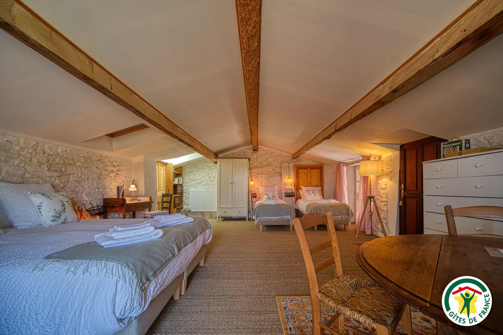 La chambre avec 4 lits simples (80x200) jumelables en 2 lits doubles (160x200cm) photo 2