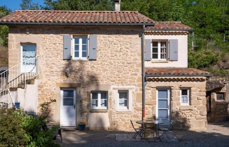 G&icirc;te n&deg;G84006 Ch&acirc;teauneuf-sur-Is&egrave;re - Dr&ocirc;me - Les Marnes Myst&eacute;rieuses: Fa&ccedil;ade