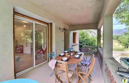 G&icirc;te n&deg;G113008 Die - Dr&ocirc;me - Terrasse couverte