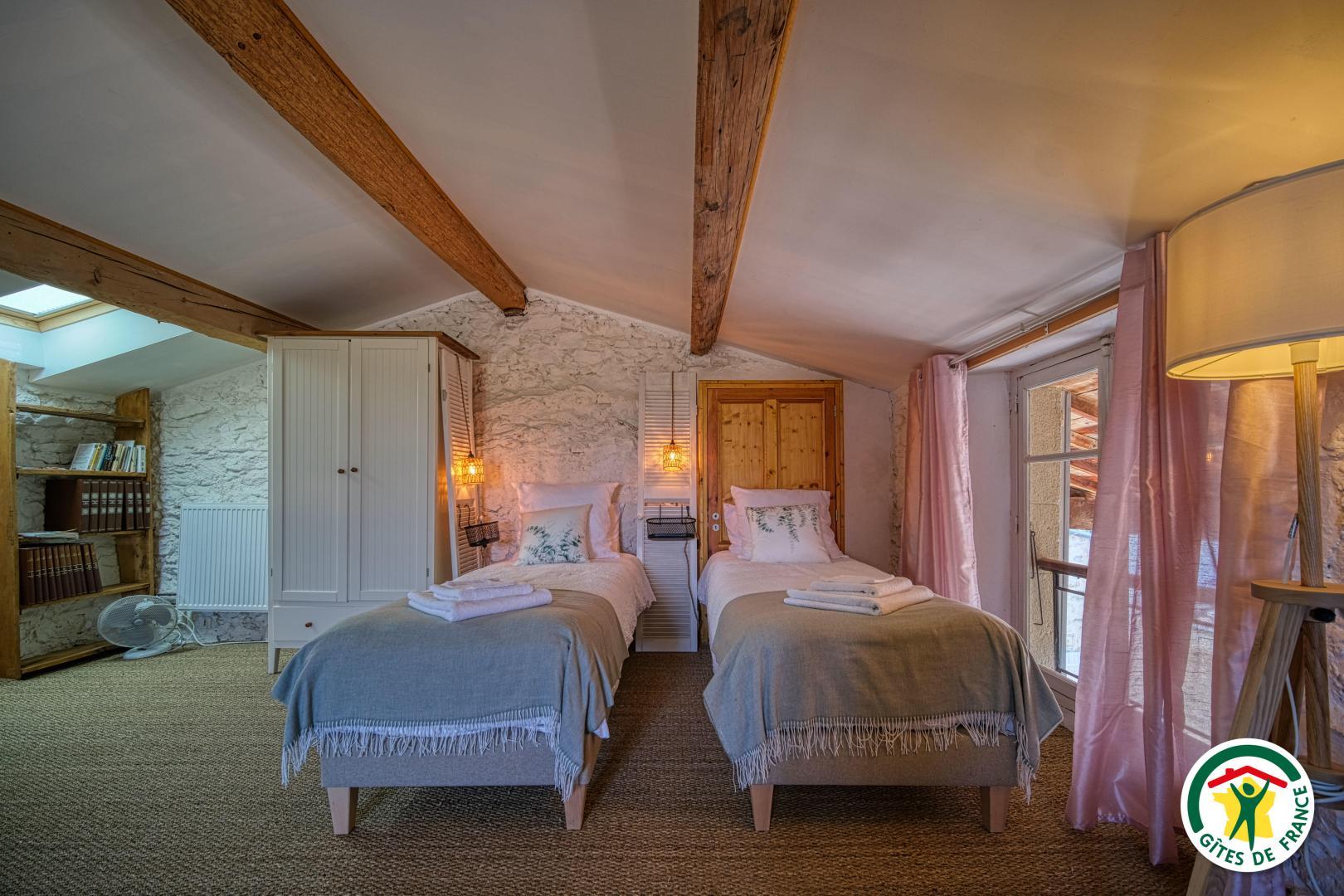 La chambre avec 4 lits simples (80x200) jumelables en 2 lits doubles (160x200cm) photo 4