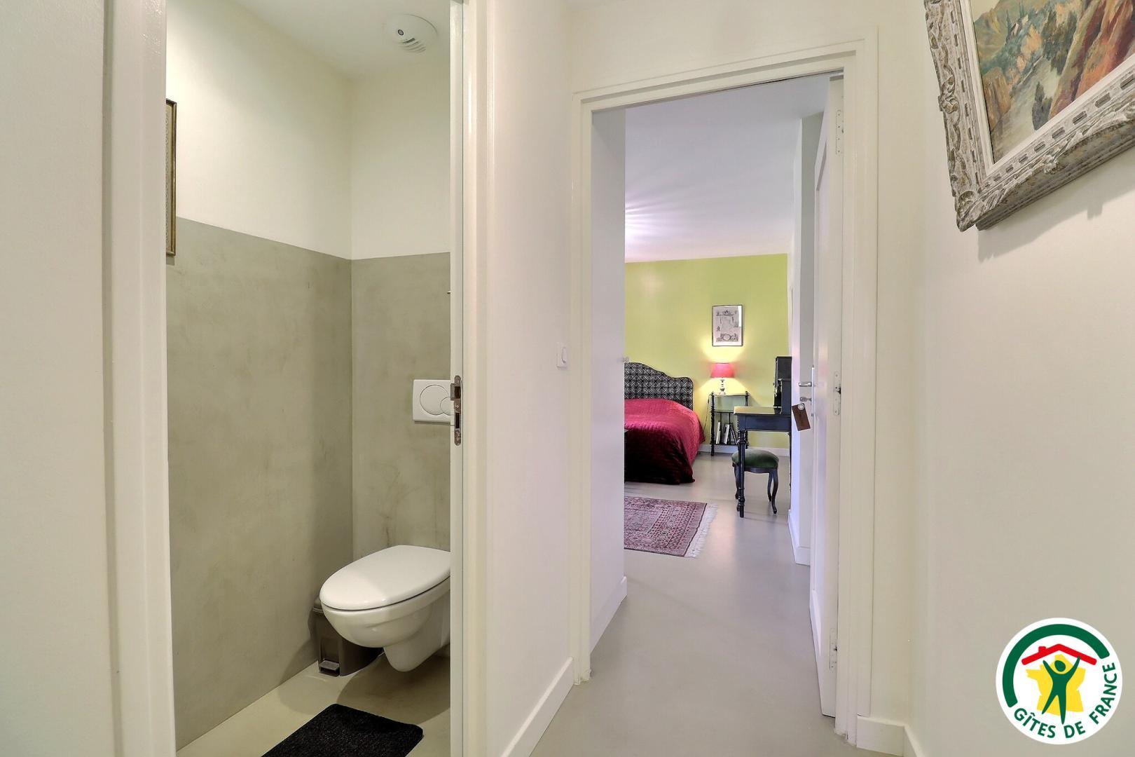 WC sur le palier pour les chambres DRÔME et ALSACE photo 27