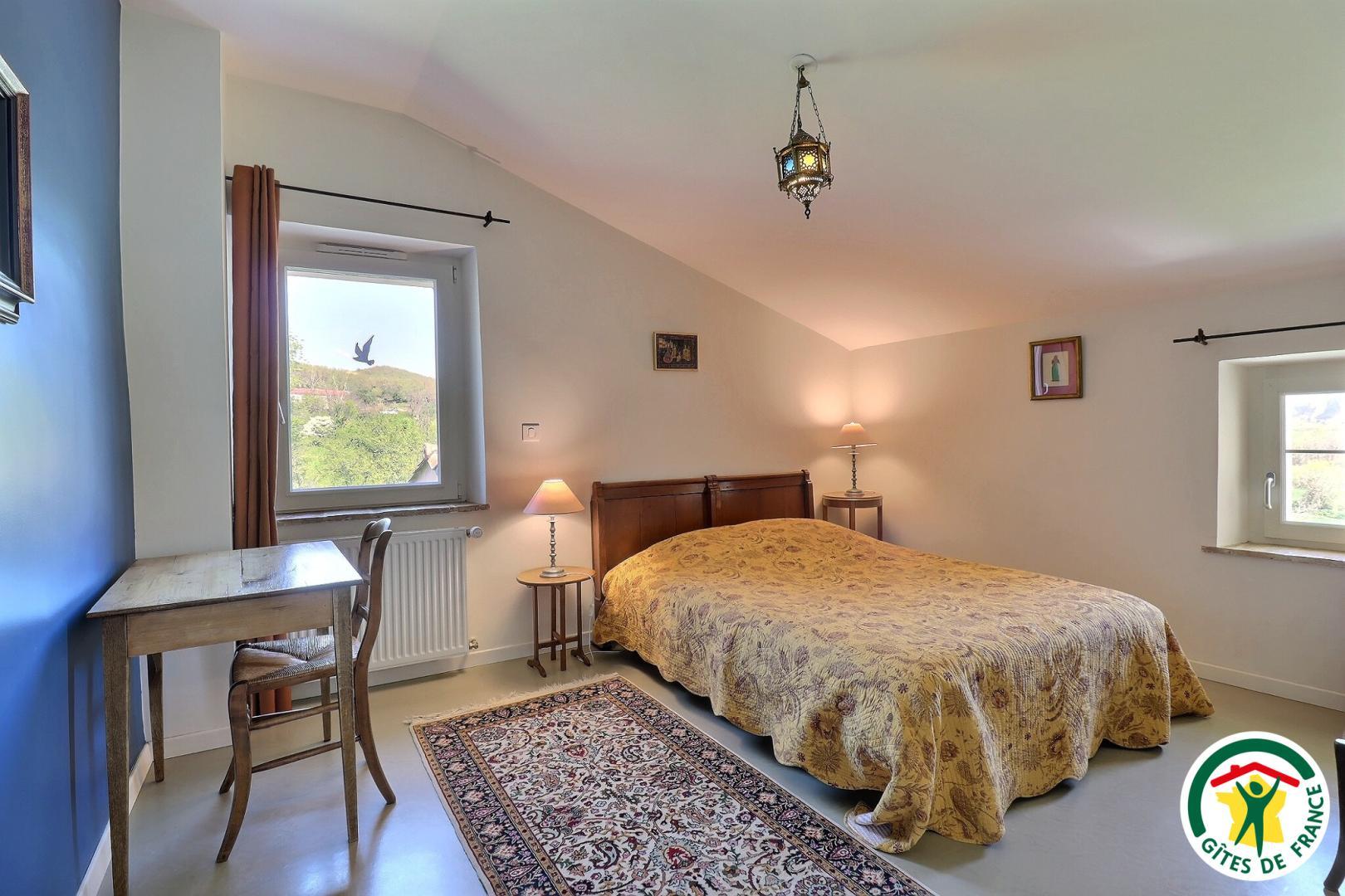 Chambre INDE avec un lit double (1x140x190), salle d'eau dans la chambre et wc sur le palier photo 35