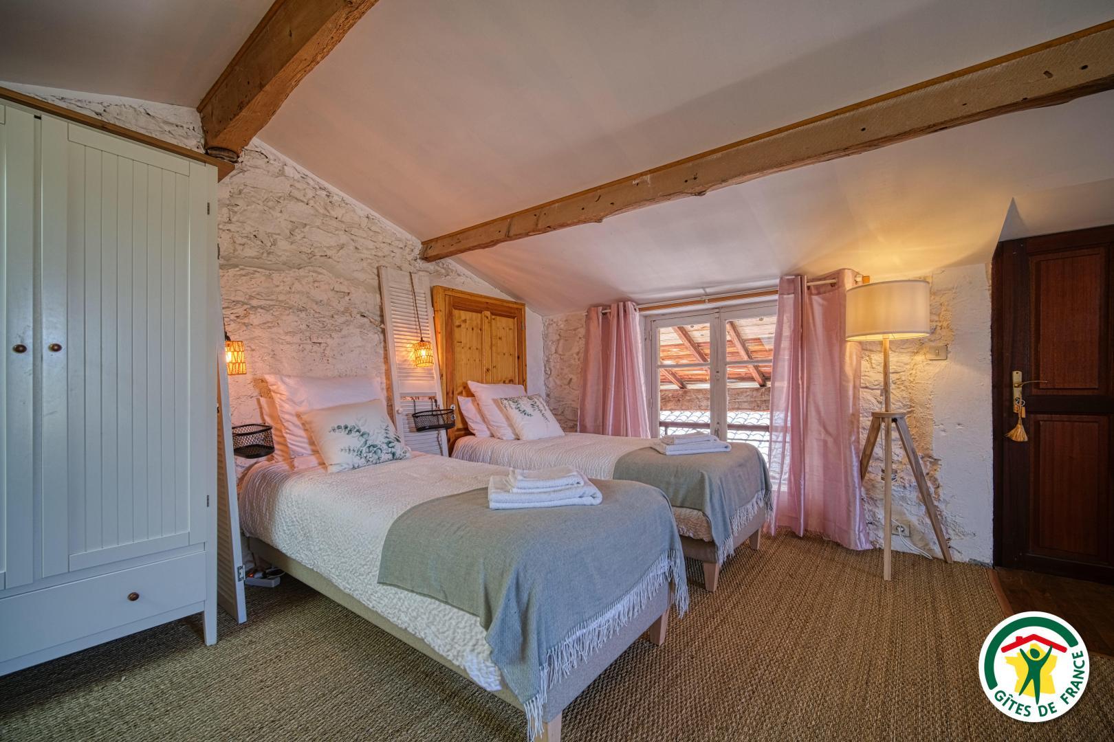 La chambre avec 4 lits simples (80x200) jumelables en 2 lits doubles (160x200cm) photo 6