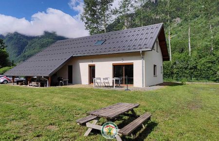 G&icirc;te n&deg;52736 Le Bourg-d'Oisans - Is&egrave;re - photo