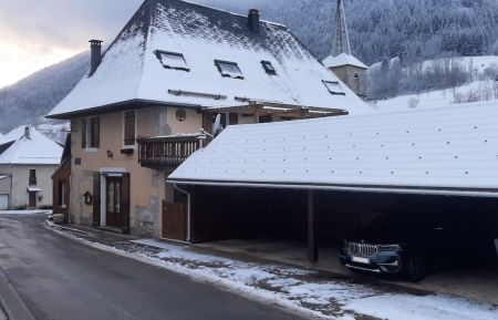 G&icirc;te n&deg;446557 Saint-Pierre-d'Entremont - Is&egrave;re - Stationnement priv&eacute;