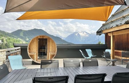 G&icirc;te n&deg;191105 Huez - Is&egrave;re - Nouvel am&eacute;nagement de la terrasse l'&eacute;t&eacute; et sa belle vue
