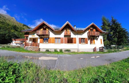 Chalet comprenat les 3 gites , le gite 73G306227 se situe au premier etage sous la jacobine de droite. Gîte n°73G306227 Valloire - Savoie - Chalet comprenat les 3 gites , le gite 73G306227 se situe au premier etage sous la jacobine de droite.