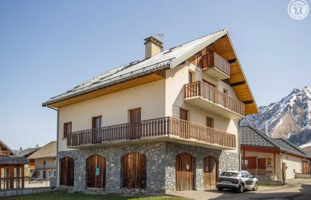G&icirc;te n&deg;73G13170 Albiez-Montrond - Savoie - photo