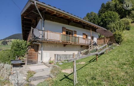 le gîte l'Epilobe occupe l'étage avec balcon Gîte n°73G34283 Beaufort - Savoie - le gîte l'Epilobe occupe l'étage avec balcon
