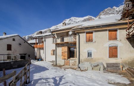 G&icirc;te n&deg;73G40200 Bessans - Savoie - photo