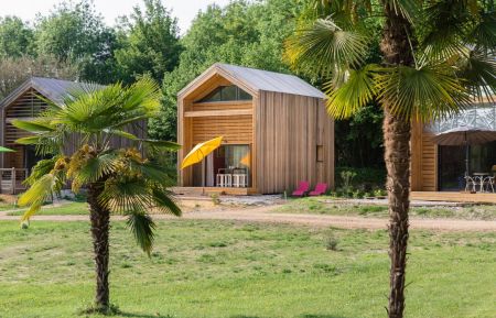 G&icirc;te n&deg;73G330108 Yenne - Savoie - Nid du Pic Epeiche