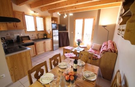 G&icirc;te n&deg;73G13191 Albiez-Montrond - Savoie - Un logement chaleureux, des mat&eacute;riaux nobles, le respect de la tradition.