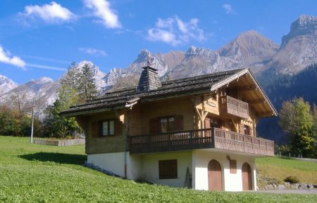 Vue ouest avec la chaine des Aravis Gîte n°136070 Le Grand-Bornand - Haute-Savoie - Vue ouest avec la chaine des Aravis