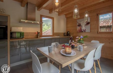 G&icirc;te n&deg;160057 Manigod - Haute-Savoie - Cuisine et coin repas 