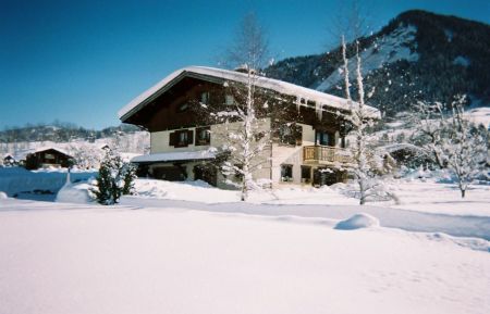 G&icirc;te n&deg;173030 Meg&egrave;ve - Haute-Savoie - photo