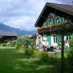  Une pause dans le jardin fleuri..
